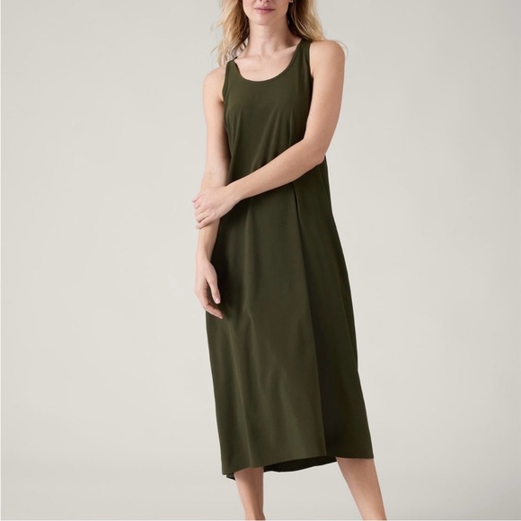 Athleta Womens Presidio Traveler Maxi Dress Size XL Aspen Olive Relaxed Fit - Picture 1 of 13